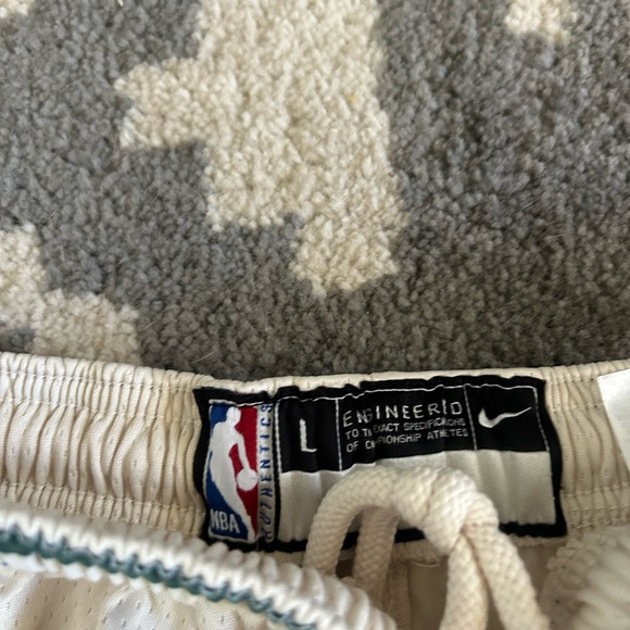 Cream Milwaukee bucks NBA edition shorts - Picture 1 of 5
